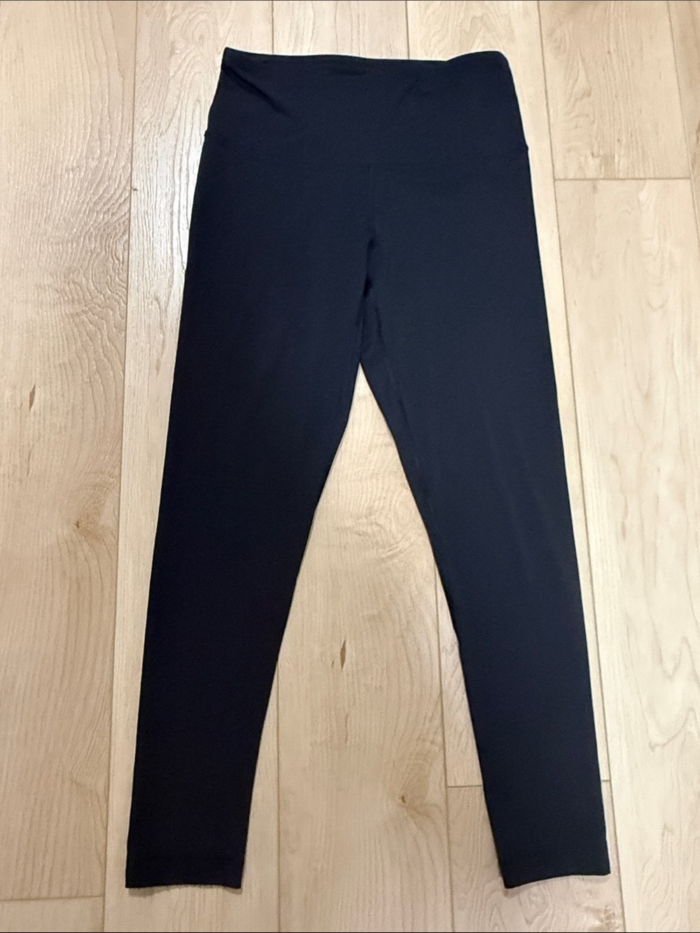*4/$20* Yogalicious Smooth Lightweight 7/8 Leggings, Black, sz S